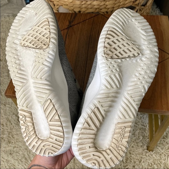 ❗️SOLD❗️Women’s size 7.5 Adidas Tubular sneakers - Picture 6 of 8